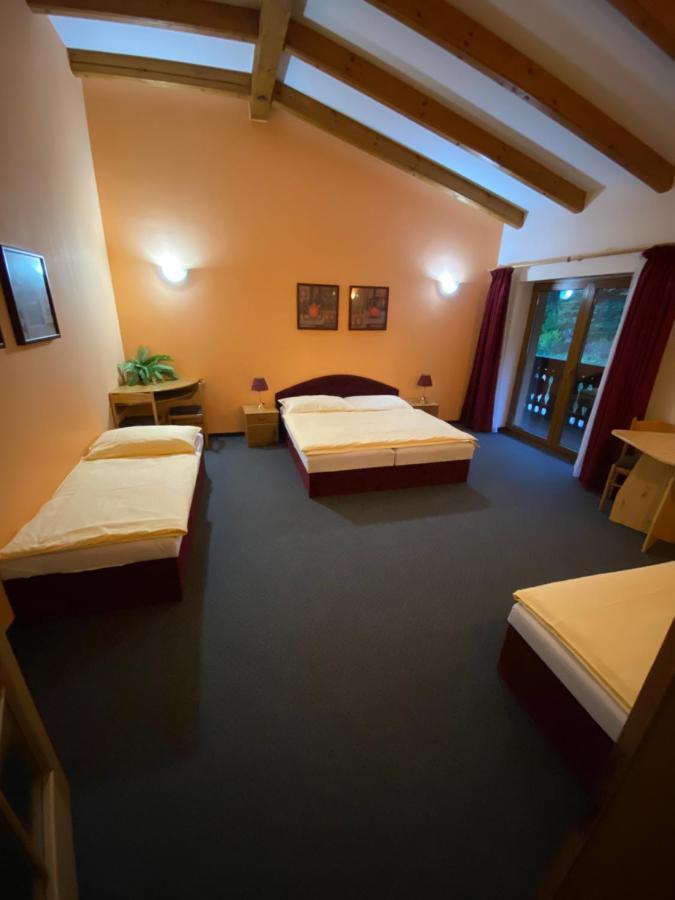 Hotel Selsky Dvur Perštejn Exterior foto